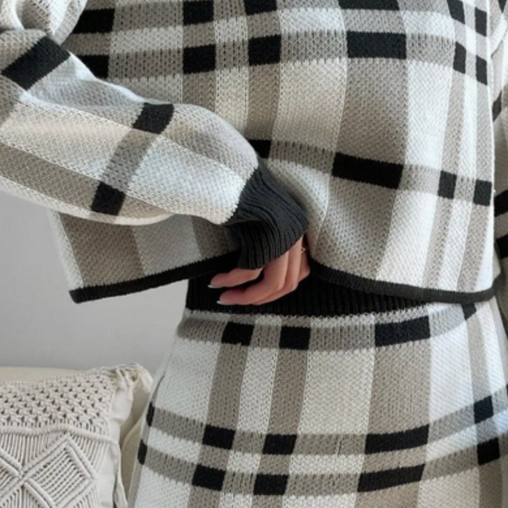 plaid print knit sweater and skirt - Picture 6 of 6